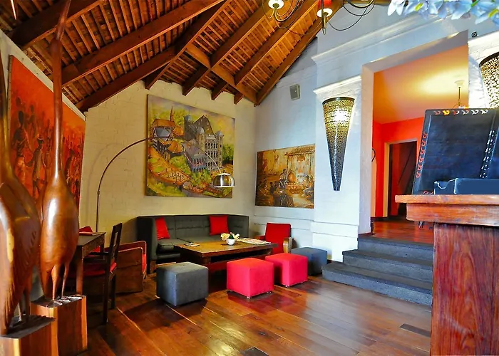 Rova Hotel